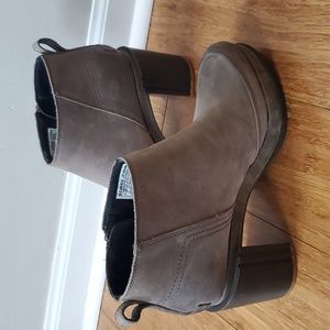 Sorel Blake Grey Ankle Heel Booties Size 9
